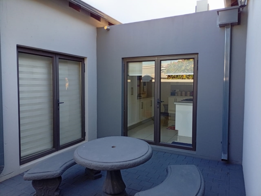 3 Bedroom Property for Sale in Midstream Meadows Gauteng