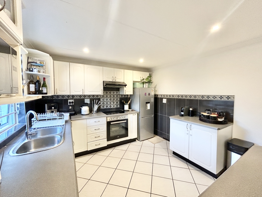 3 Bedroom Property for Sale in Halfway Gardens Gauteng