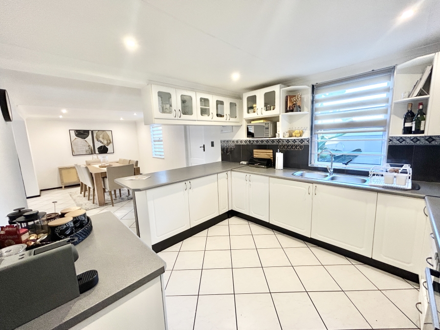 3 Bedroom Property for Sale in Halfway Gardens Gauteng