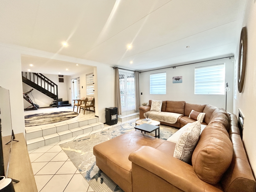3 Bedroom Property for Sale in Halfway Gardens Gauteng