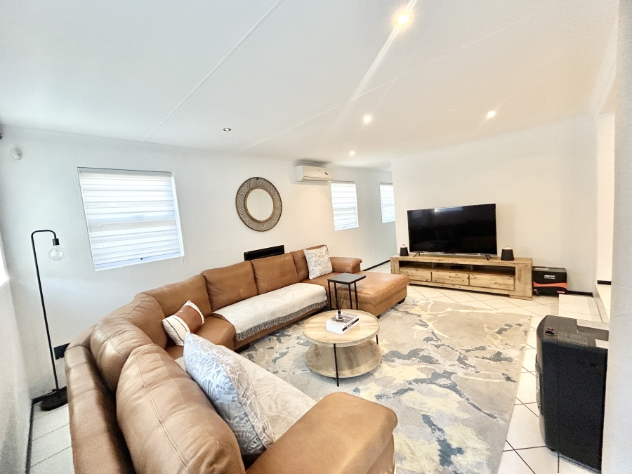3 Bedroom Property for Sale in Halfway Gardens Gauteng