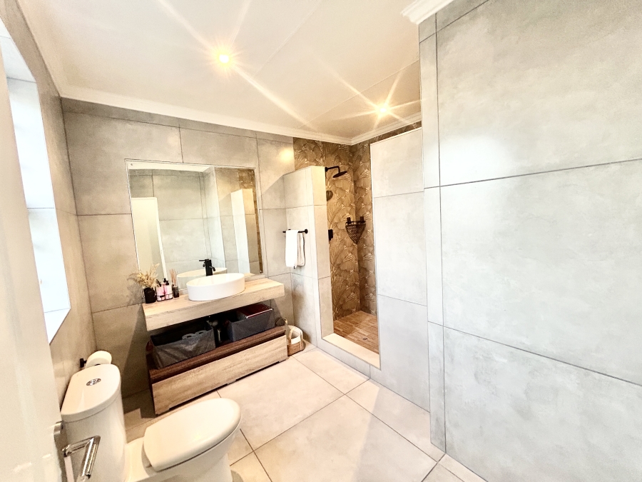 3 Bedroom Property for Sale in Halfway Gardens Gauteng