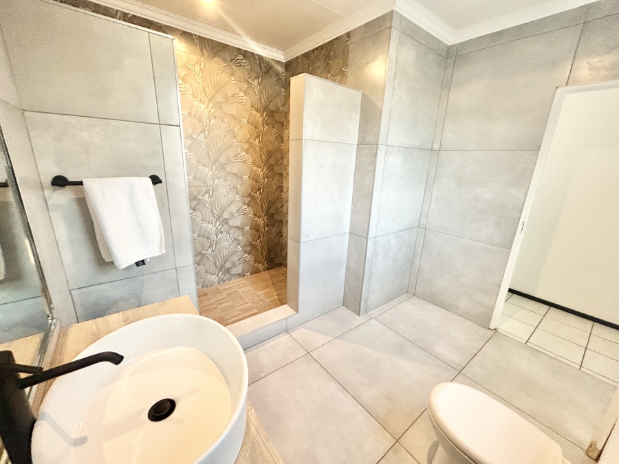 3 Bedroom Property for Sale in Halfway Gardens Gauteng