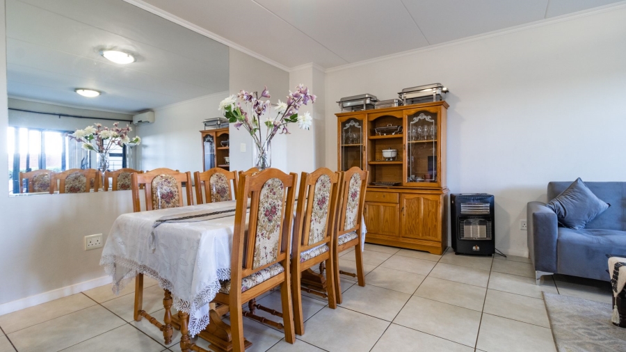 3 Bedroom Property for Sale in Oakdene Gauteng