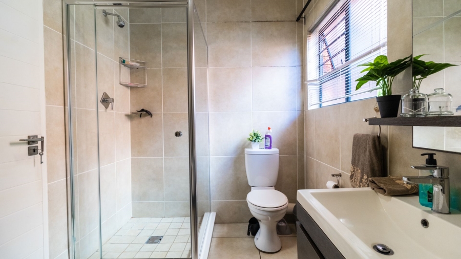3 Bedroom Property for Sale in Oakdene Gauteng