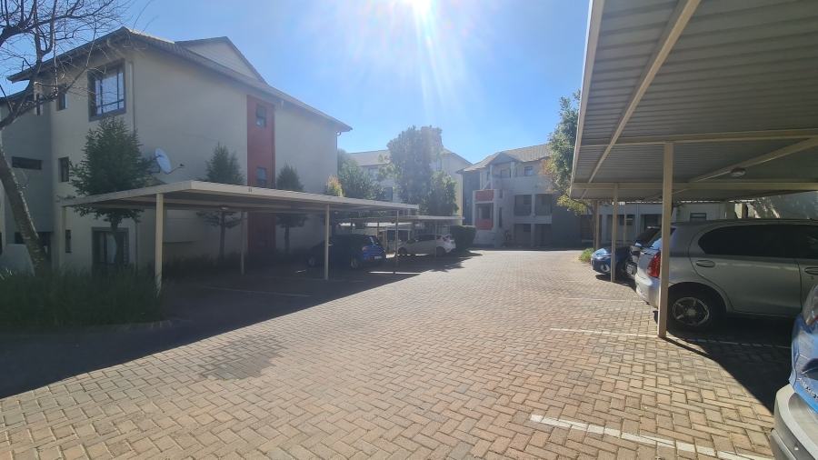 1 Bedroom Property for Sale in Lonehill Gauteng