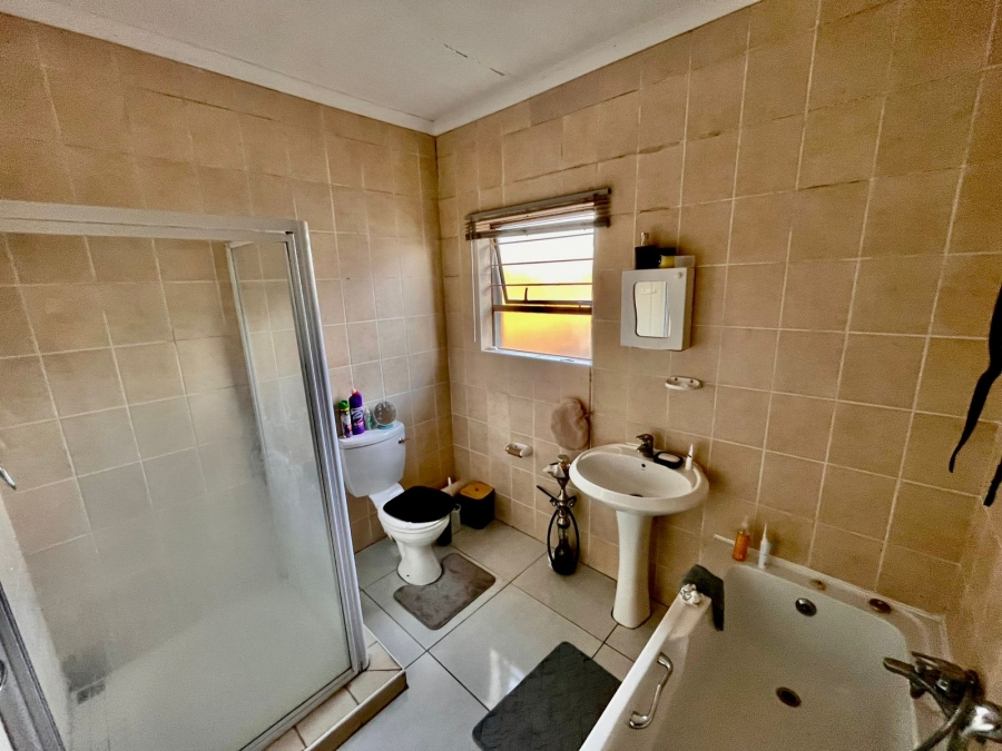 To Let 2 Bedroom Property for Rent in Noordheuwel Gauteng