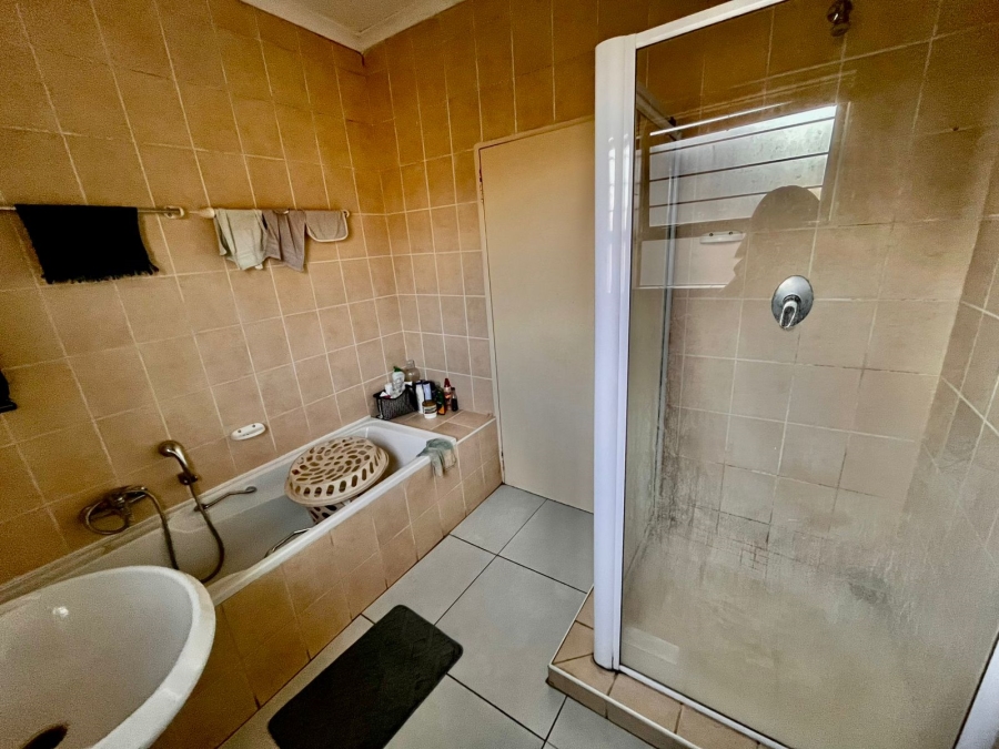 To Let 2 Bedroom Property for Rent in Noordheuwel Gauteng
