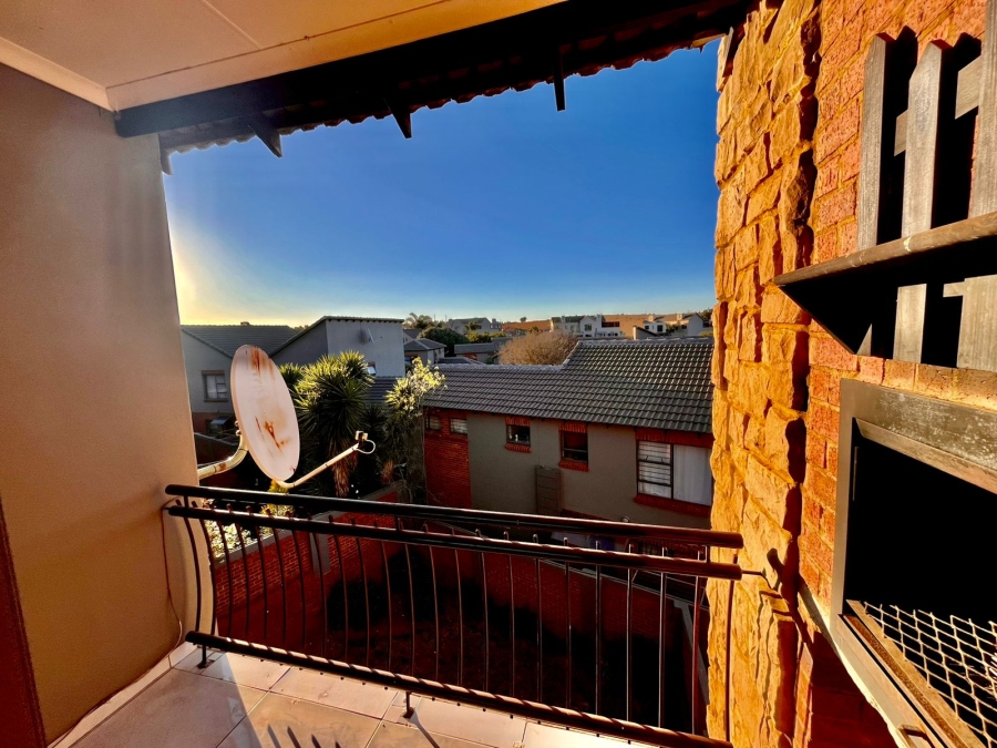 To Let 2 Bedroom Property for Rent in Noordheuwel Gauteng