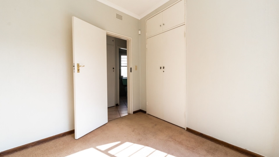 3 Bedroom Property for Sale in Linmeyer Gauteng