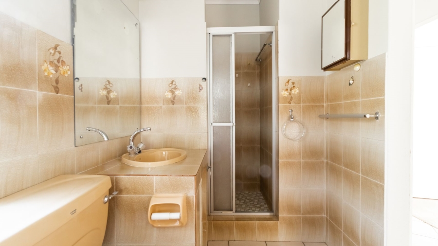 3 Bedroom Property for Sale in Linmeyer Gauteng