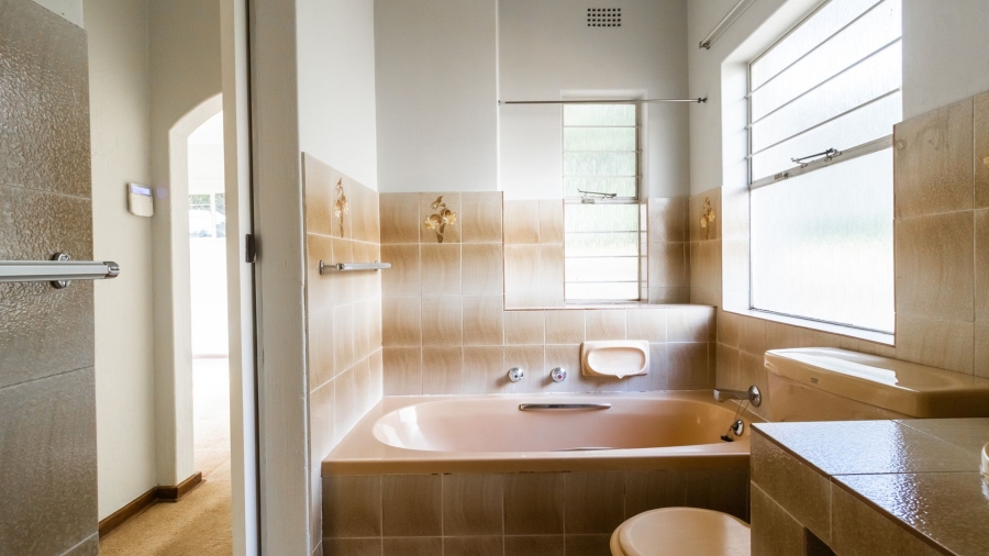 3 Bedroom Property for Sale in Linmeyer Gauteng