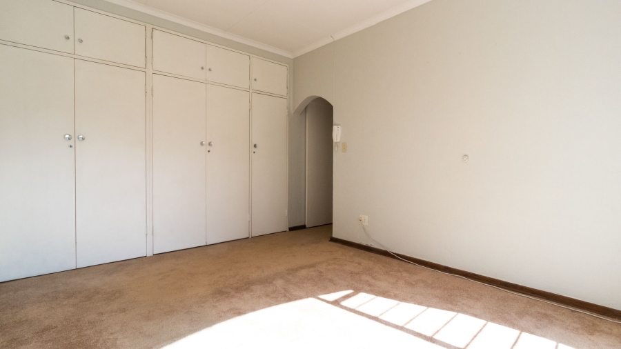3 Bedroom Property for Sale in Linmeyer Gauteng