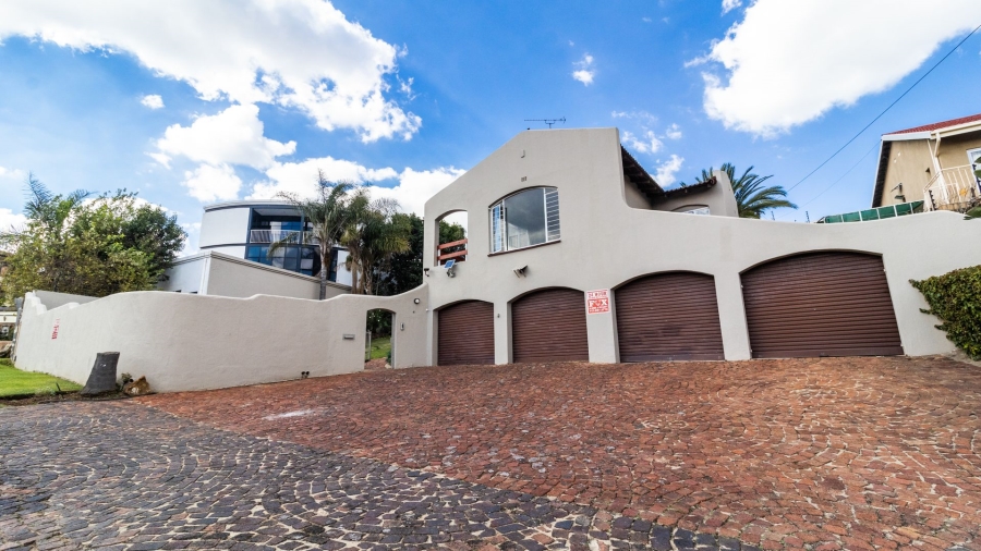 3 Bedroom Property for Sale in Linmeyer Gauteng