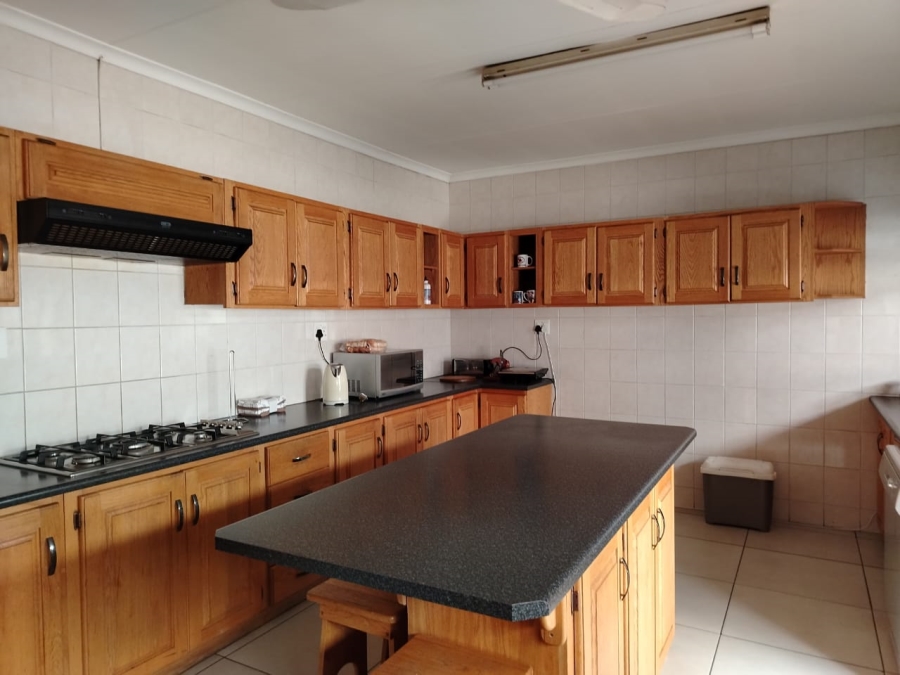 4 Bedroom Property for Sale in Buyscelia Gauteng