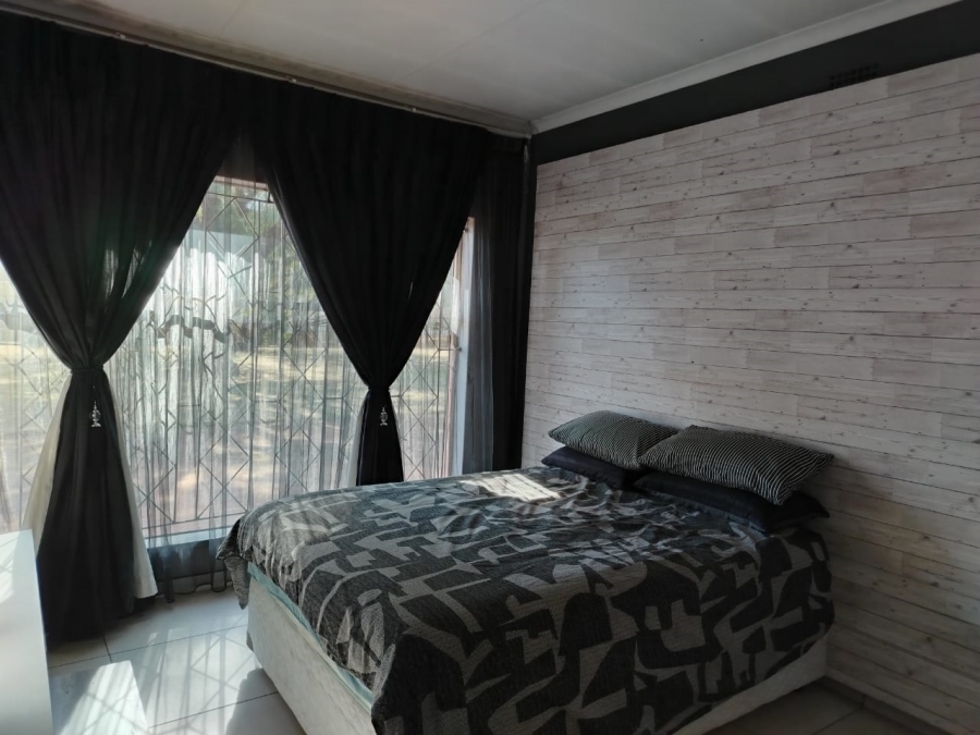 4 Bedroom Property for Sale in Buyscelia Gauteng