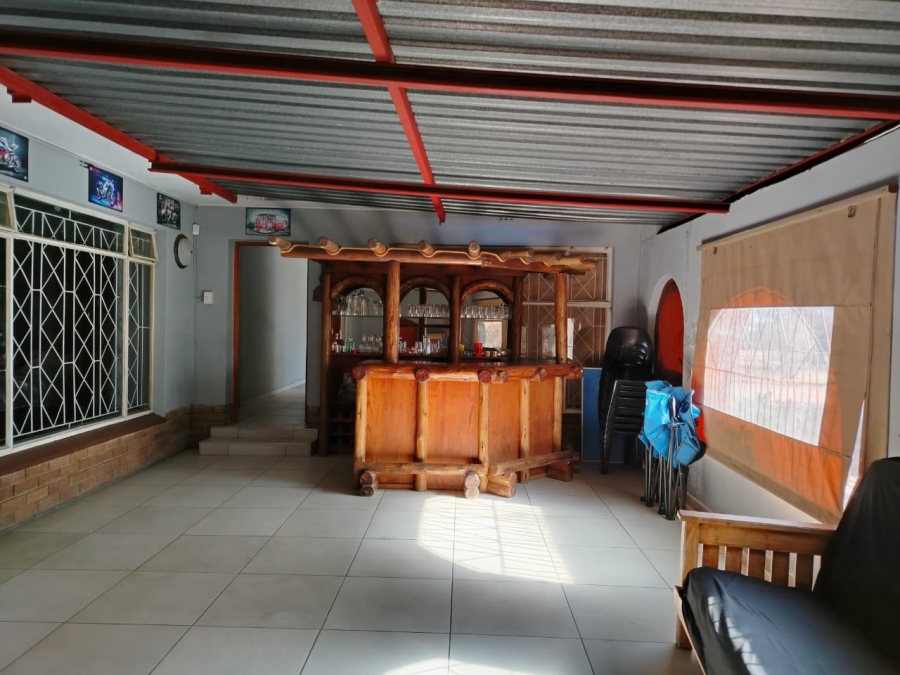 4 Bedroom Property for Sale in Buyscelia Gauteng