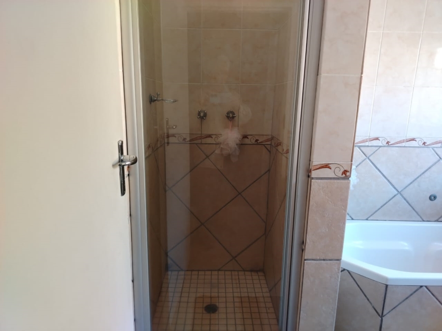 4 Bedroom Property for Sale in Buyscelia Gauteng