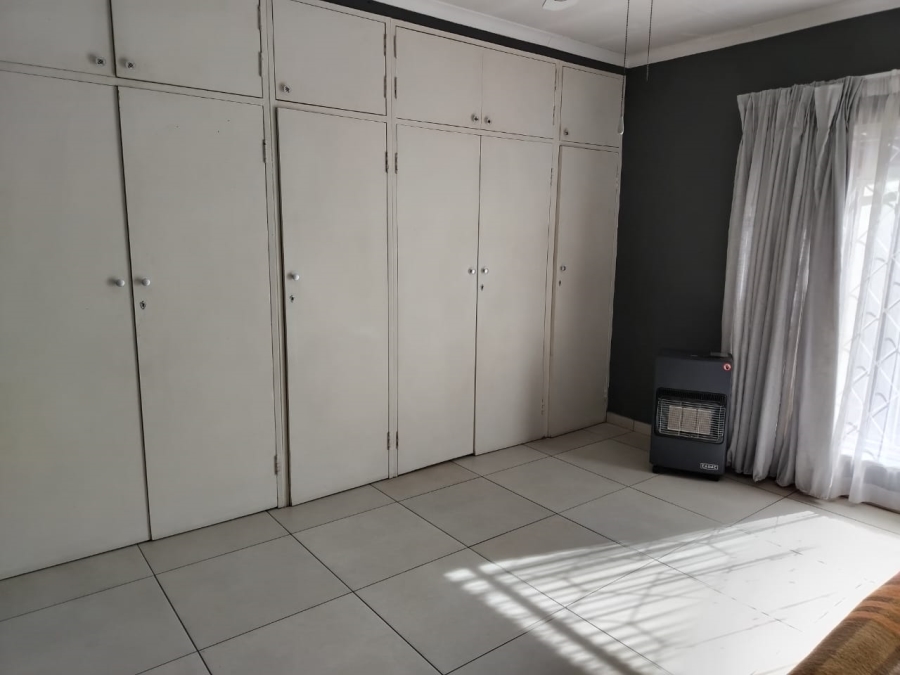 4 Bedroom Property for Sale in Buyscelia Gauteng