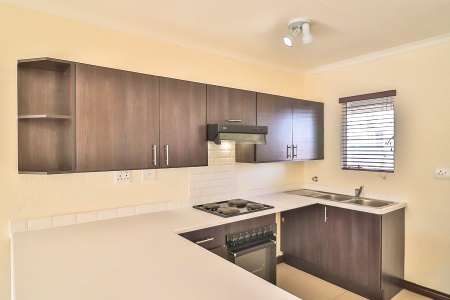 To Let 2 Bedroom Property for Rent in Oakdene Gauteng
