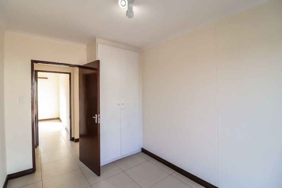 To Let 2 Bedroom Property for Rent in Oakdene Gauteng