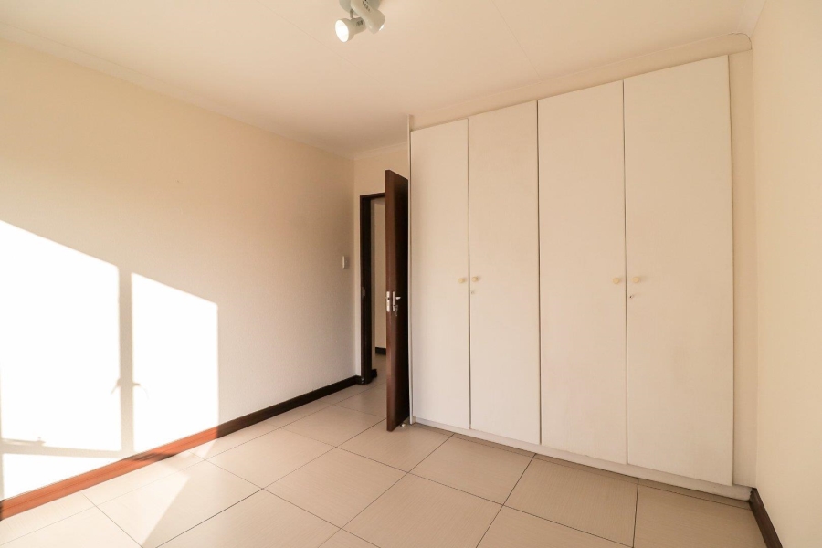 To Let 2 Bedroom Property for Rent in Oakdene Gauteng
