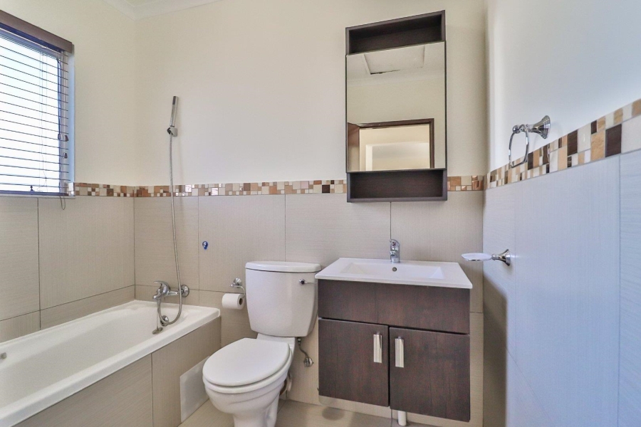 To Let 2 Bedroom Property for Rent in Oakdene Gauteng