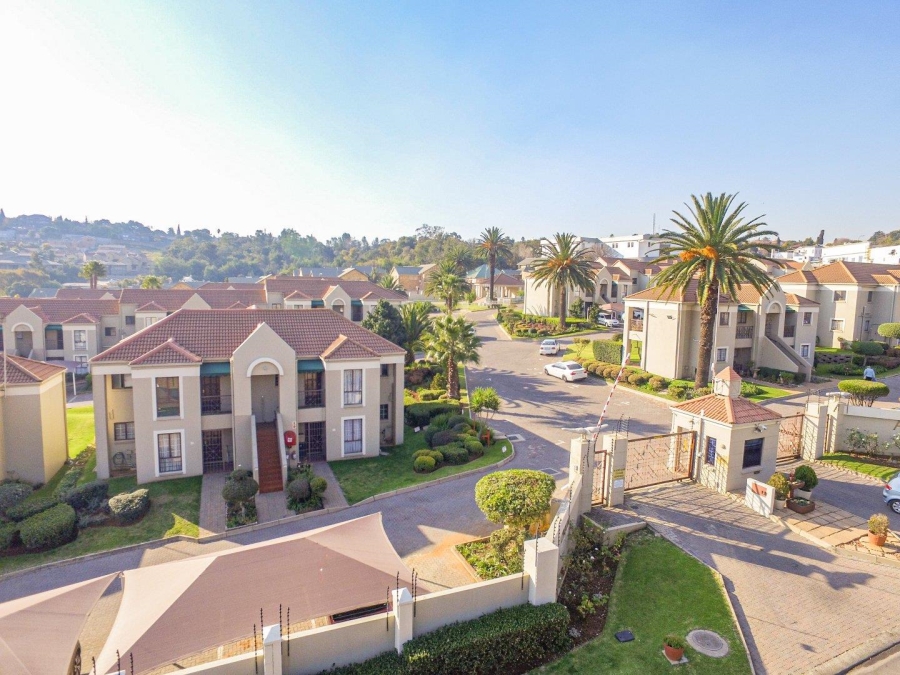 To Let 2 Bedroom Property for Rent in Oakdene Gauteng