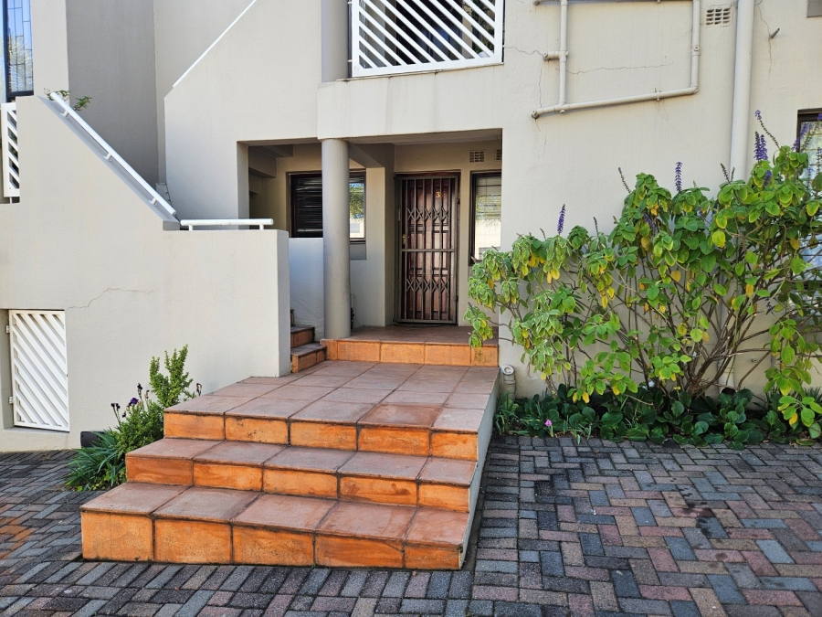 To Let 2 Bedroom Property for Rent in Hyde Park Gauteng