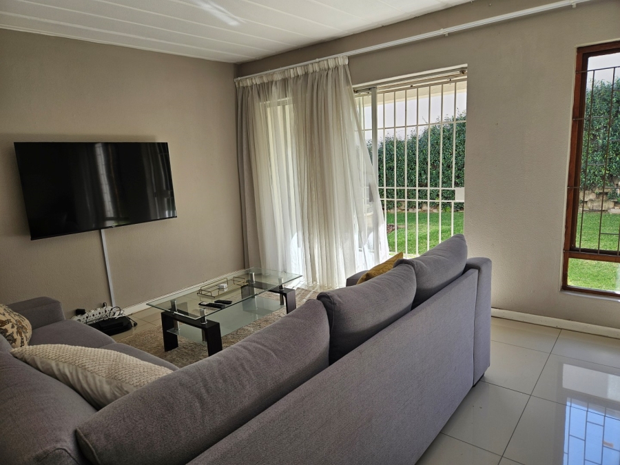 To Let 2 Bedroom Property for Rent in Hyde Park Gauteng