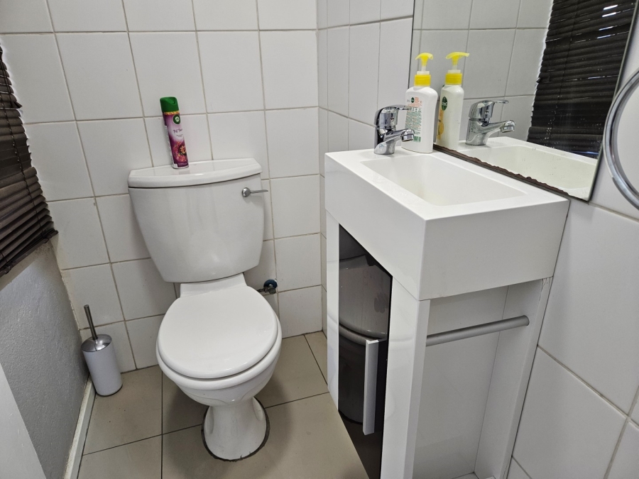 To Let 2 Bedroom Property for Rent in Hyde Park Gauteng