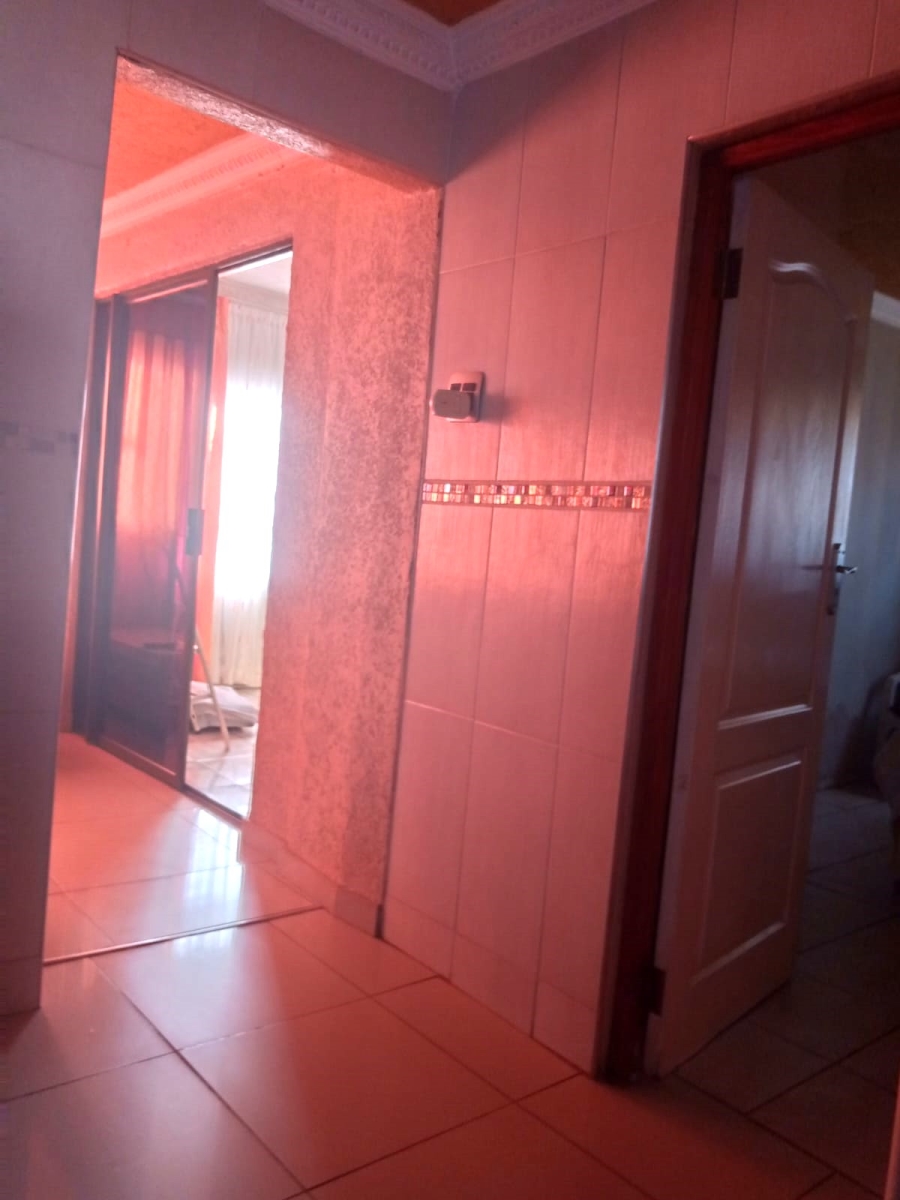 2 Bedroom Property for Sale in Makula Gauteng