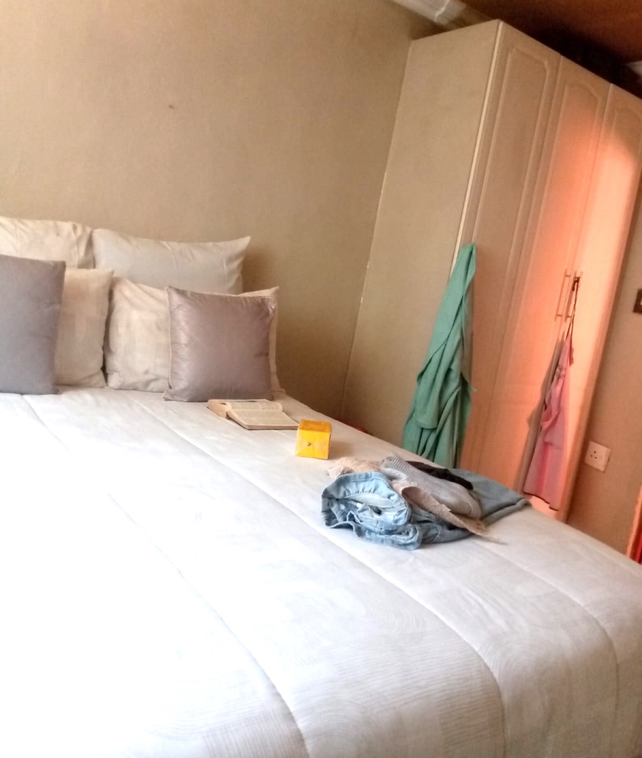 2 Bedroom Property for Sale in Makula Gauteng