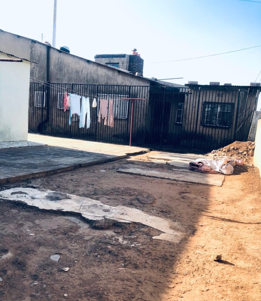 2 Bedroom Property for Sale in Makula Gauteng