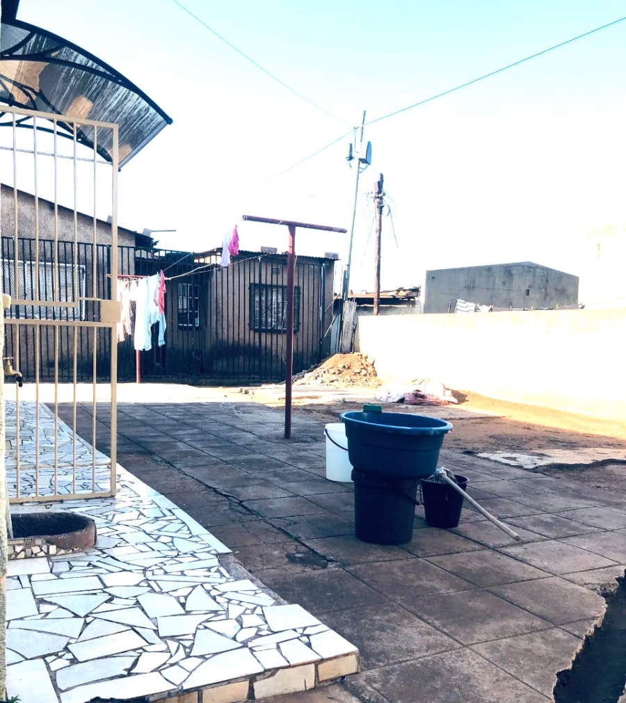 2 Bedroom Property for Sale in Makula Gauteng