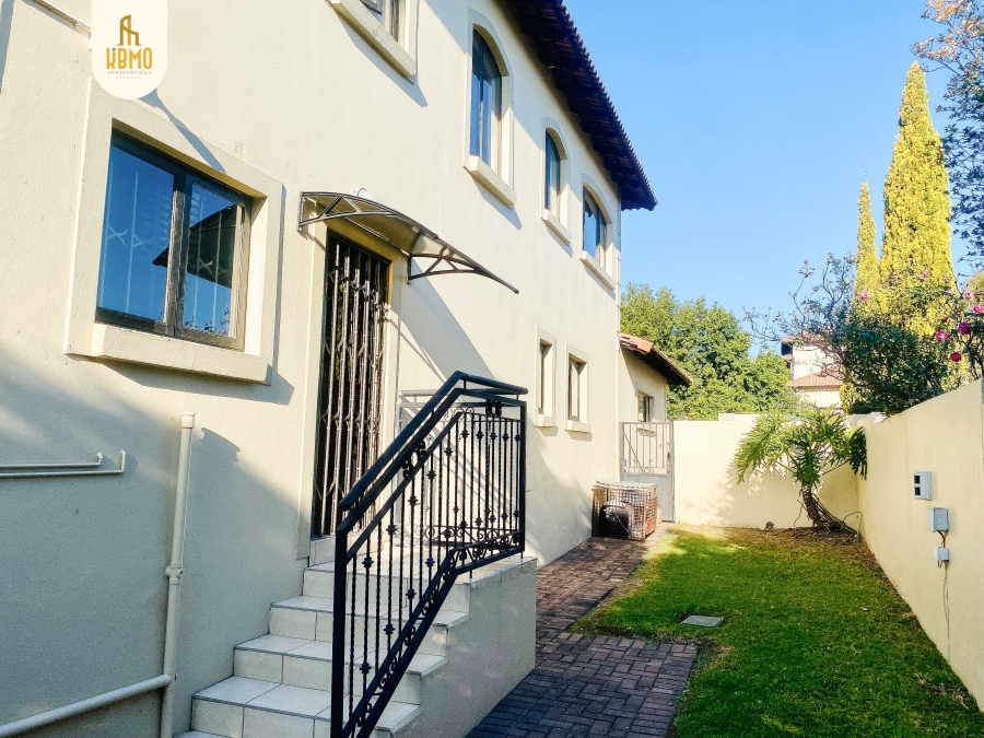To Let 3 Bedroom Property for Rent in Broadacres Gauteng