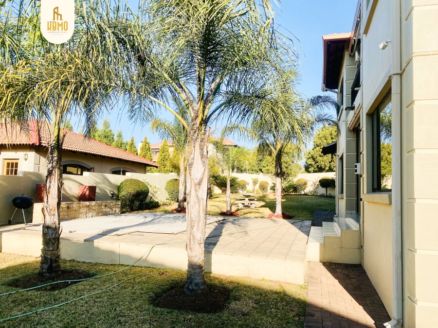 To Let 3 Bedroom Property for Rent in Broadacres Gauteng