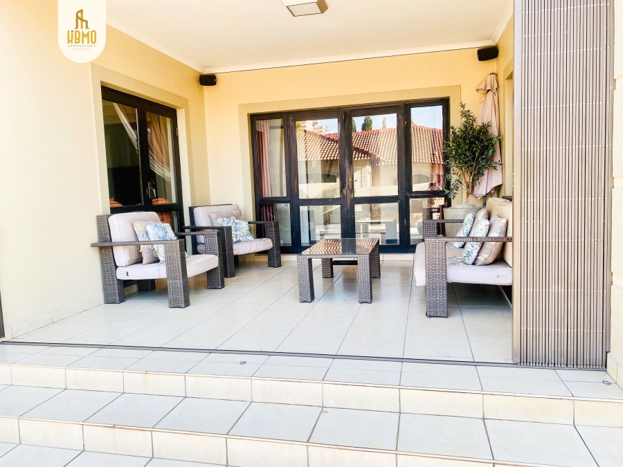 To Let 3 Bedroom Property for Rent in Broadacres Gauteng