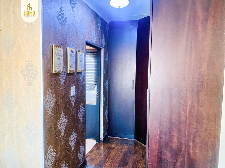 To Let 3 Bedroom Property for Rent in Broadacres Gauteng