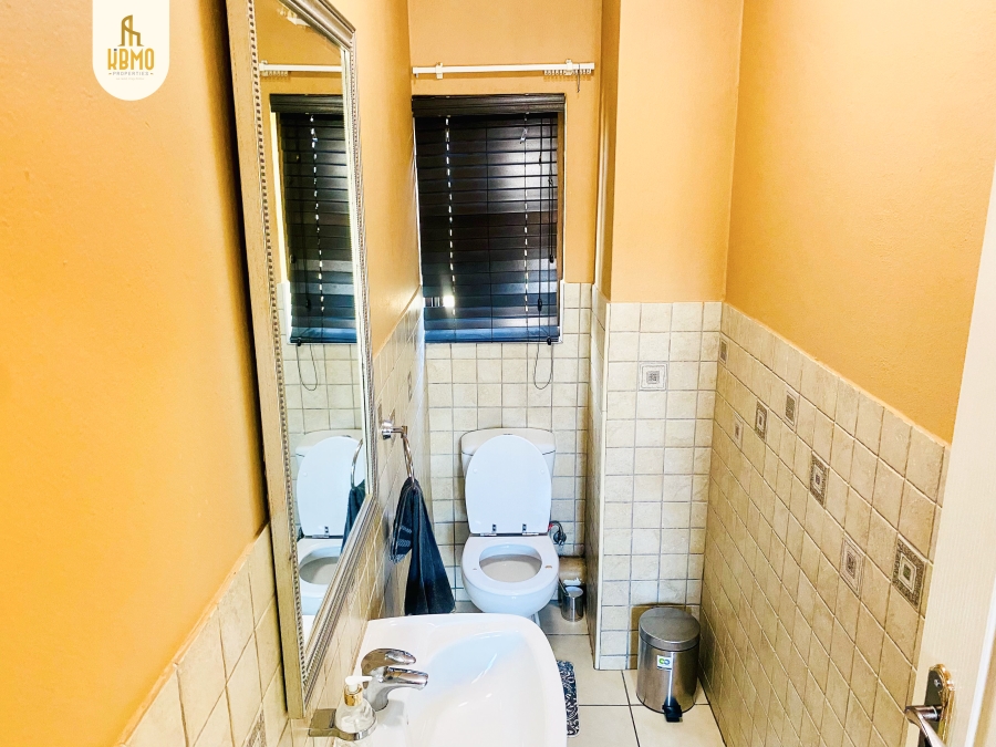 To Let 3 Bedroom Property for Rent in Broadacres Gauteng
