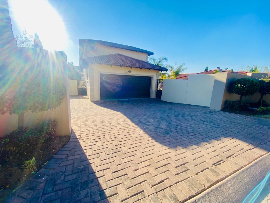 To Let 3 Bedroom Property for Rent in Broadacres Gauteng