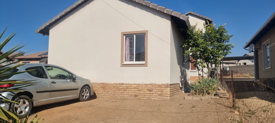 2 Bedroom Property for Sale in Bloubosrand Gauteng