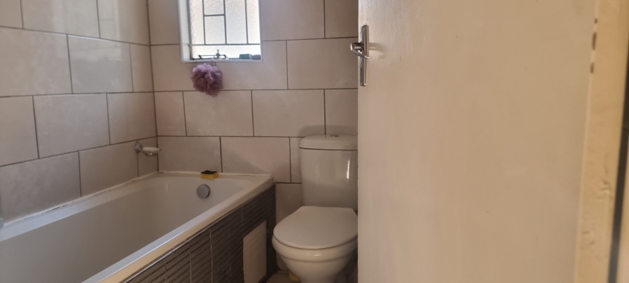2 Bedroom Property for Sale in Bloubosrand Gauteng