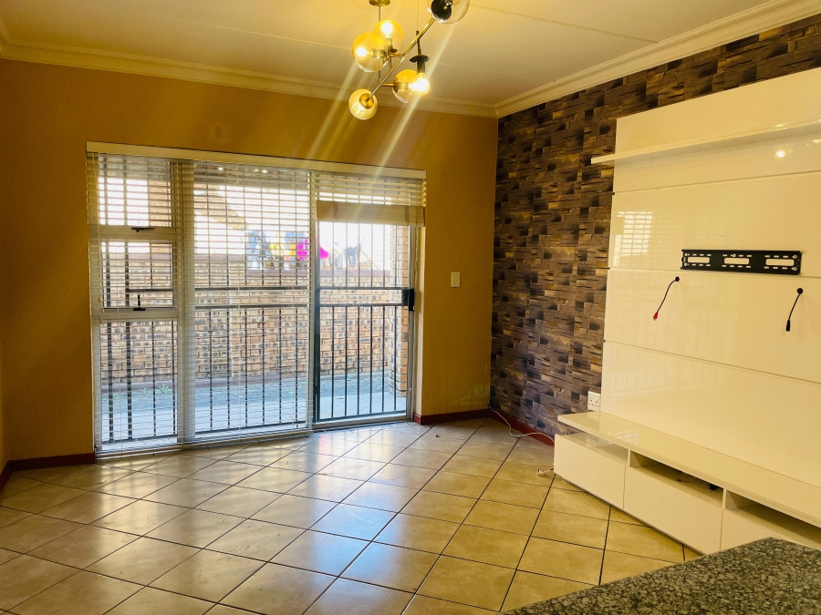 To Let 2 Bedroom Property for Rent in Honeydew Gauteng