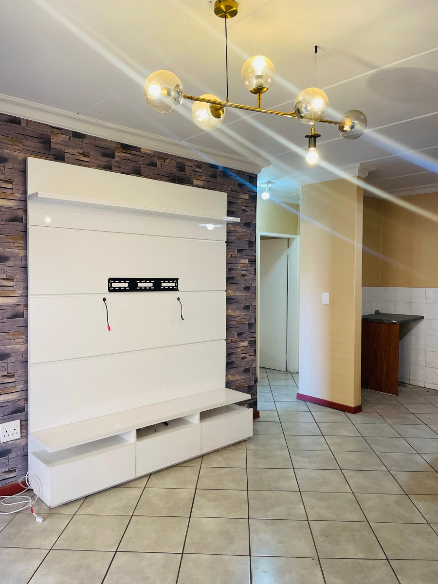 To Let 2 Bedroom Property for Rent in Honeydew Gauteng