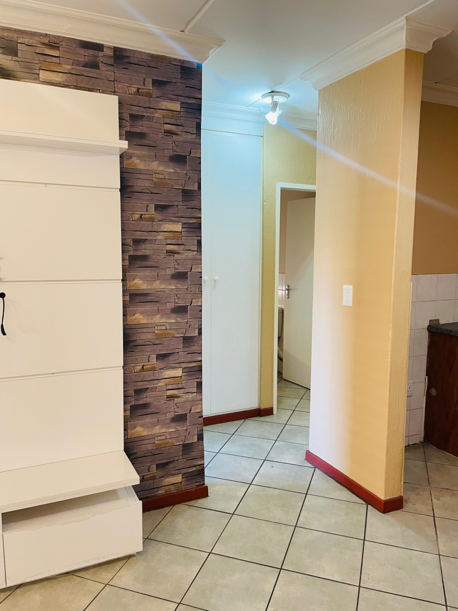 To Let 2 Bedroom Property for Rent in Honeydew Gauteng