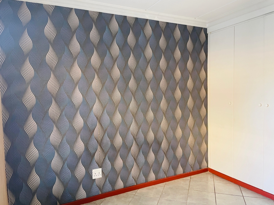 To Let 2 Bedroom Property for Rent in Honeydew Gauteng