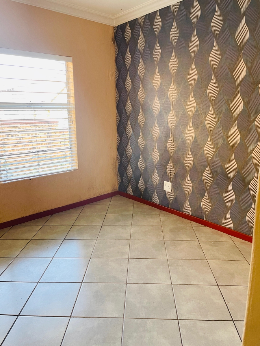 To Let 2 Bedroom Property for Rent in Honeydew Gauteng