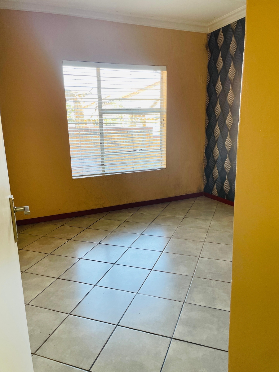 To Let 2 Bedroom Property for Rent in Honeydew Gauteng