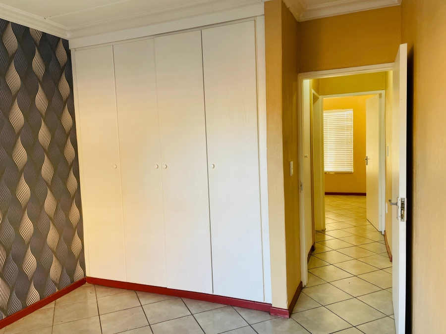 To Let 2 Bedroom Property for Rent in Honeydew Gauteng